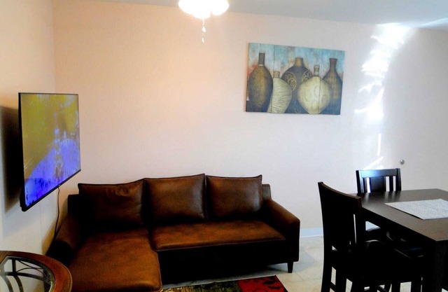 Charming 2-bedroom spacious Apartment home