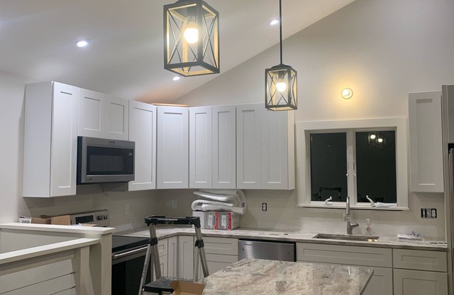 Charming 2-bedroom house with WiFi, AC in serene Mount Holly