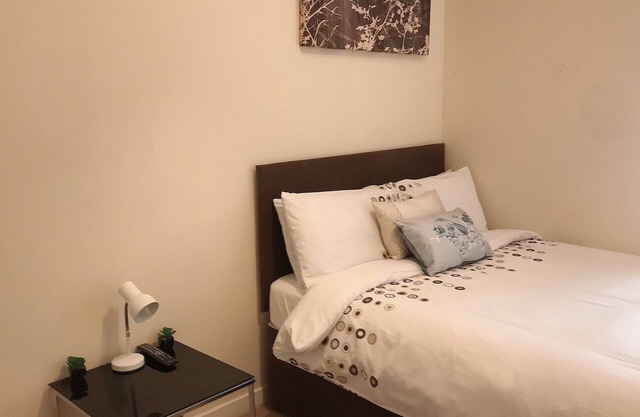 Charming 2-Bedrooms City Centre Apartment-No Party