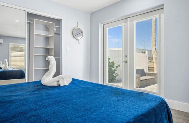 Charming 2BD Waterfront Home in Naples