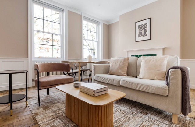 Charming 2BR in Wapping w/City Views, by Blueground