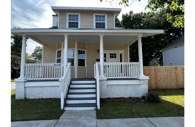 Charming 3-Bdrm Gem! Sleeps 6, Near Casino & All