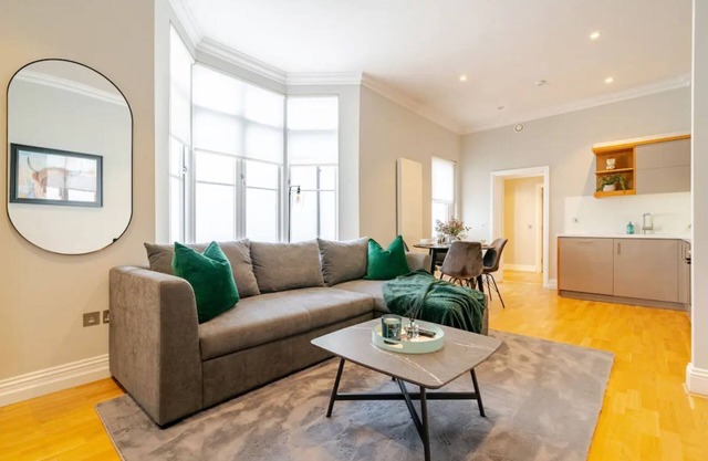 Charming 3 Bed Marylebone Apartment with AC