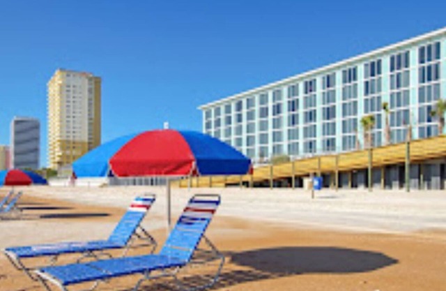 Charming 3-bedroom villa with WiFi, fitness room in lovely Daytona Beach