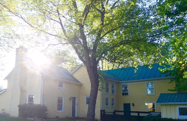 Charming 3-Bedroom Farmhouse In Virginia Horse & Wine Country