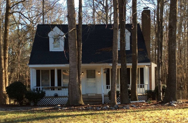 Charming 3-bedroom house in welcoming Knightdale with AC