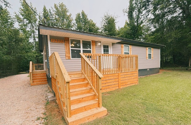 Charming 3-bedroom house near Lake Martin and Auburn