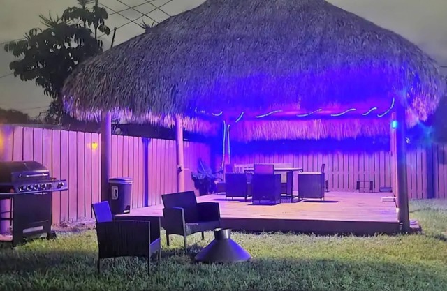 Charming 3-bedroom house with AC and WiFi in Hollywood
