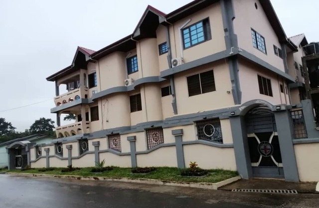 Charming 3-bedroom house with WiFi, AC in fabulous Takoradi