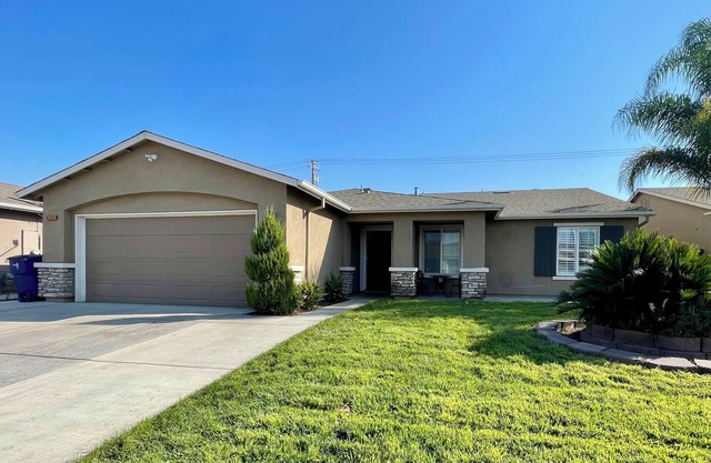 Charming 3-bedroom house with WiFi, AC in delightful Fresno