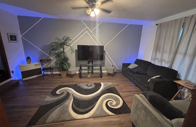 Charming 3-bedroom house close to the Mendenhall Glacier