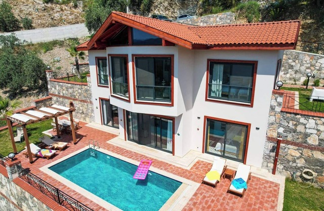 Charming 3-bedroom villa with olive trees and private pool at Göcek heights