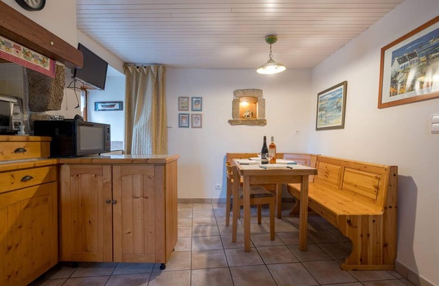 Charming 3-Room House in Crac'h, 28m², 4 Guests, WiFi, Pet-Friendly