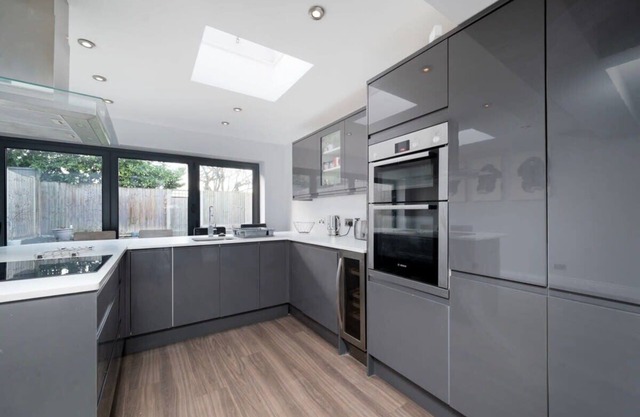 Charming 3BR House with Garden