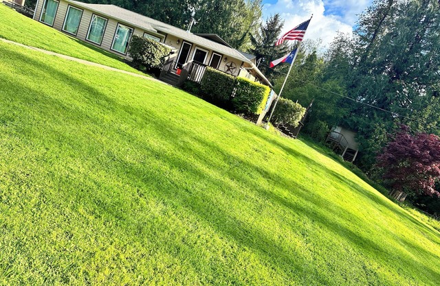 Charming 4-bedroom house in Enumclaw - Family and Pet friendly!
