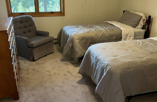 Charming 4-bedroom house in enjoyable Sunapee with fitness room, WiFi
