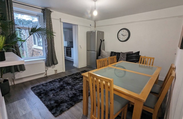 Charming 4-Bedroom House in Dover
