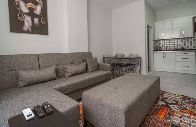 Charming and Central Flat near Beach in Muratpasa
