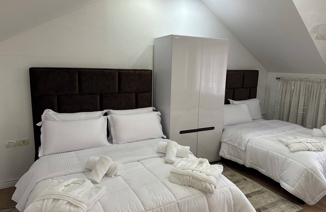 Charming and comfy apartment with WiFi, AC in Shkodër