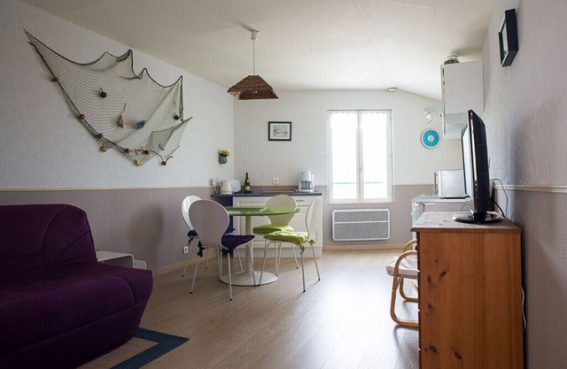 Charming apartment, 2 minutes from the sea. From 315€ per week