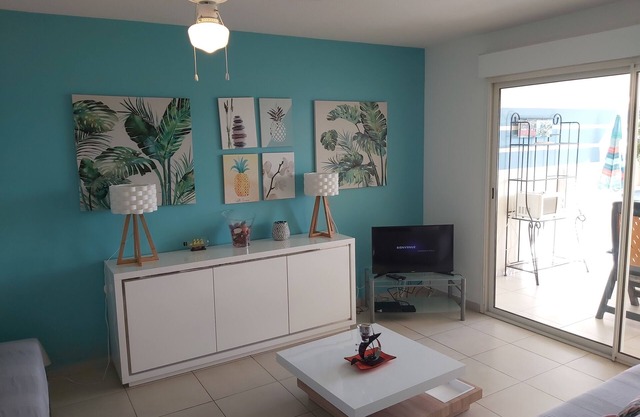 Charming apartment facing the Marina