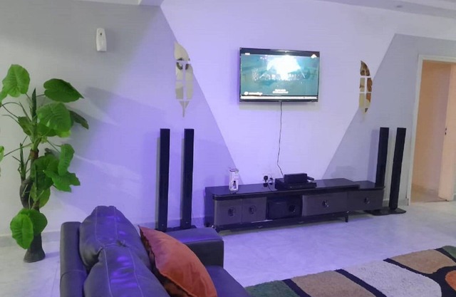 Charming Apartment in awesome Takoradi with AC