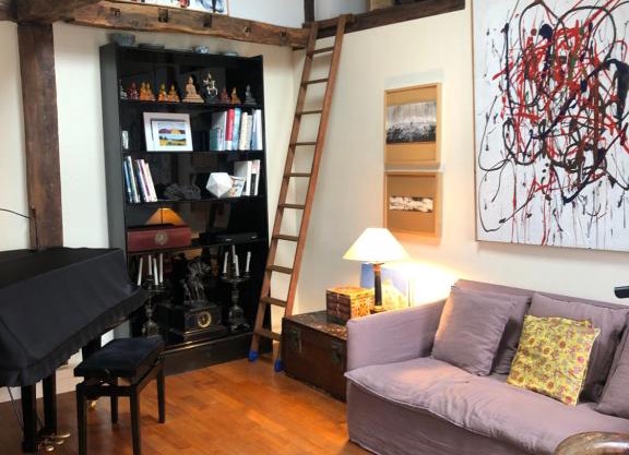 Charming apartment on top floor in Marais -5P