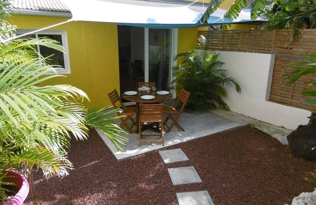 Charming apartment with garden in Terre Sainte (Saint Pierre)