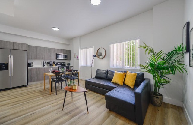 Charming Apt Near to Stadium LoanDepot Park