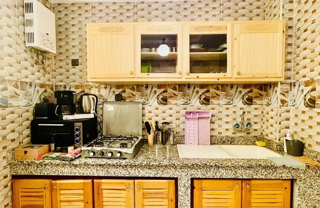 Charming, Bright & Spacious 3 Bedroom Apartment with Terrace, ideally located!