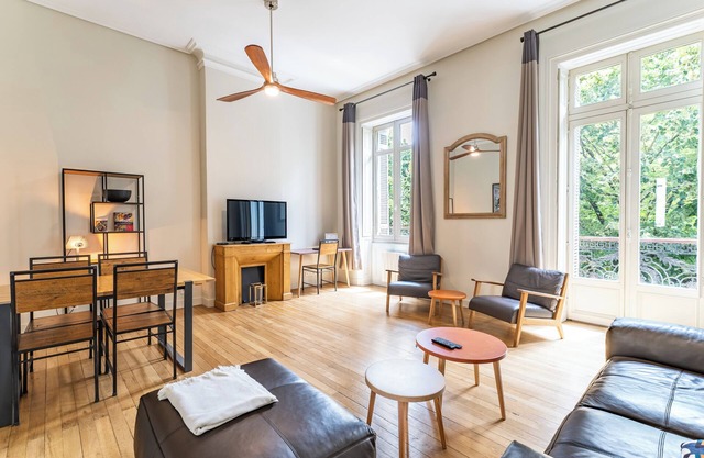Charming, bright T3 apartment in the Quinconces ideal for 4 people
