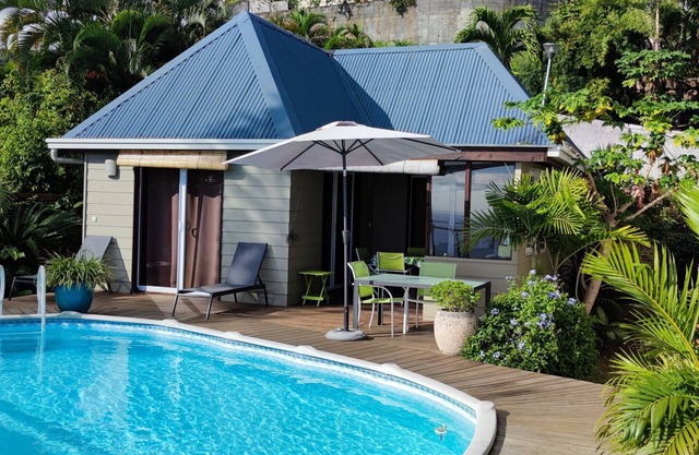CHARMING BUNGALOW in Punaauia, with a dream view of Moorea