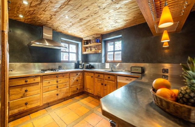 Charming chalet at the gateway to the Vanoise National Park. Ideal for families