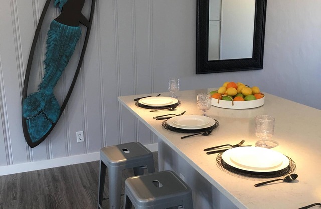 Charming, California Coastal newly renovated unit 60 steps to the sand