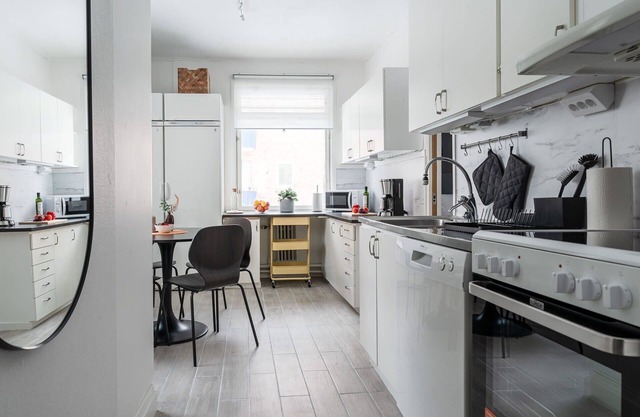 Charming Central Business Stay