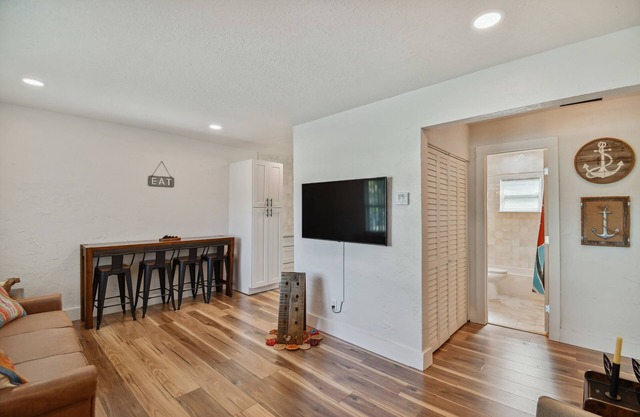Charming Centrally Located, 3 bedroom house!