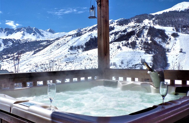 CHARMING CHALET, MOUNTAIN VIEW AND SKI SLOPES JACUZZI HAMMAM SAUNA TABLE SOCCER
