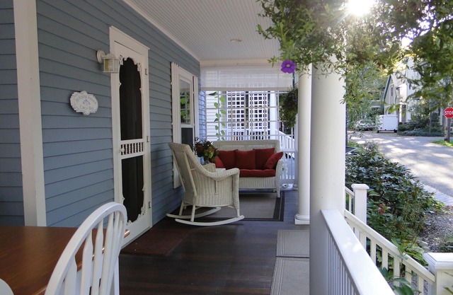 Charming Chautauqua Institution cottage, great location, whole house