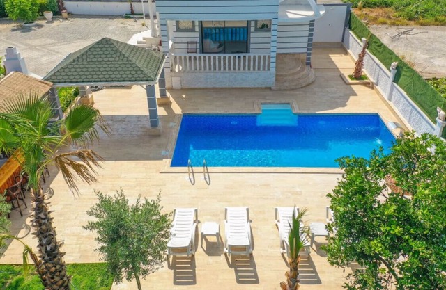 Charming Classic Villa in Muratpasa