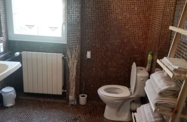 Charming cottage for 10 people with garden, swimming pool and jacuzzi