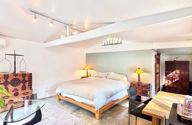 Charming Cottage in Bungalow Heaven Pasadena Minutes to Rosebowl