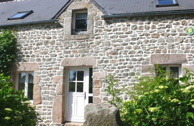 Charming Cottage with Garden, Near Sea and Hiking Trails