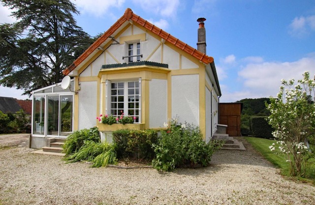 Charming cottage with veranda, BBQ, and garden - ideal for peaceful family vacations!