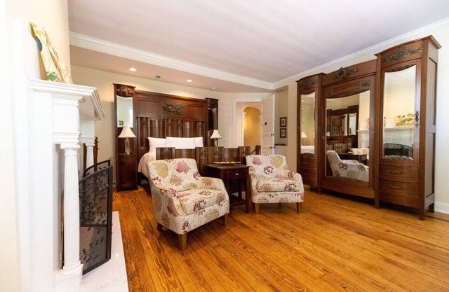 Charming downtown Edenton location with homemade breakfast daily