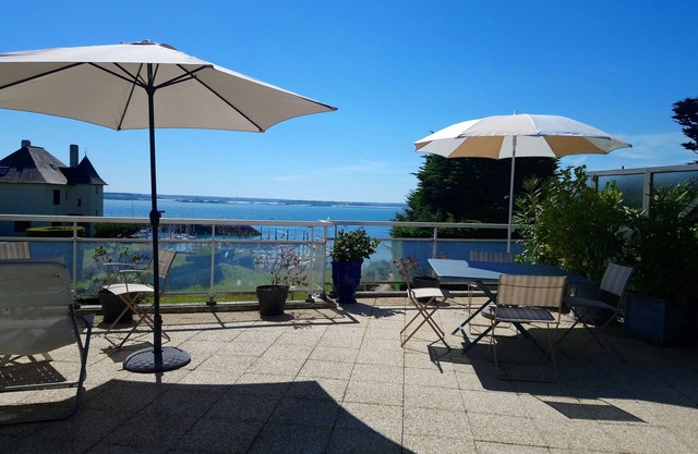 Charming duplex with terrace; panoramic view of the emerald coast