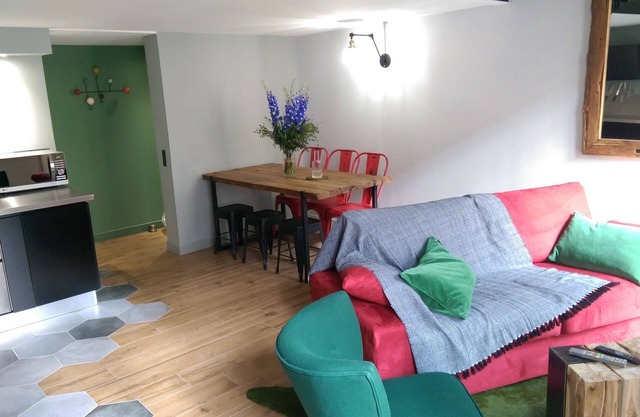 Charming duplex, downtown 100m from the beach