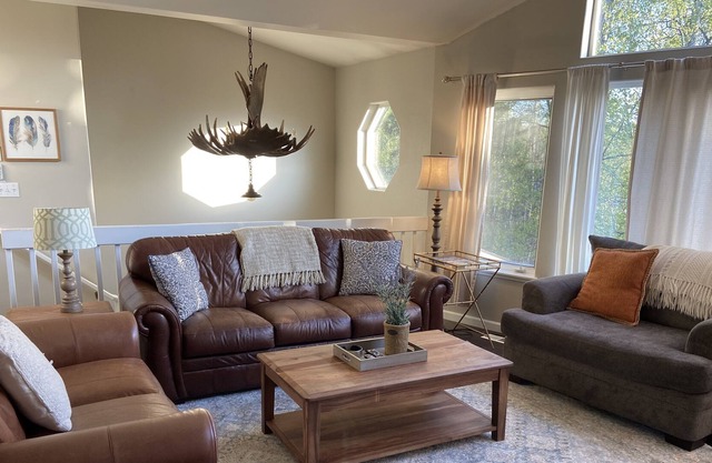 Charming Eagle River Home with Sweeping Views- The Eagle’s Nest