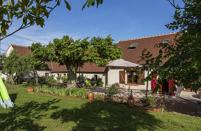 Charming Family-Friendly Cottage Near Loire Castles with Garden and Kids' Activities