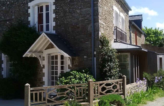 Charming fisherman’s house in a hamlet by the river Fremur on the « Côte d’Emeraude