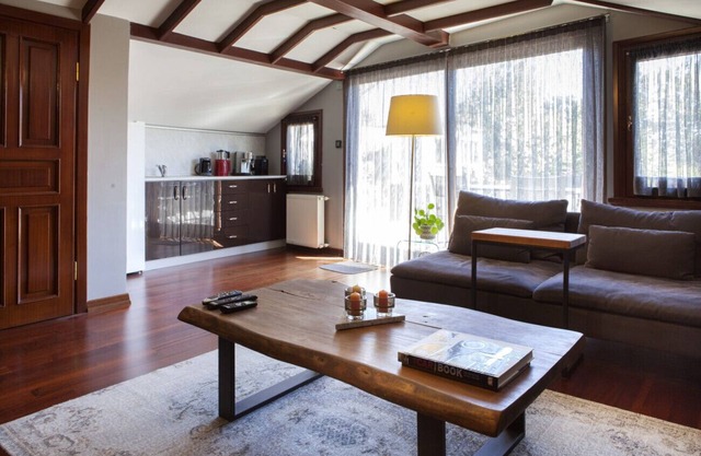 Charming Flat with a Lovely Terrace in Yenikoy